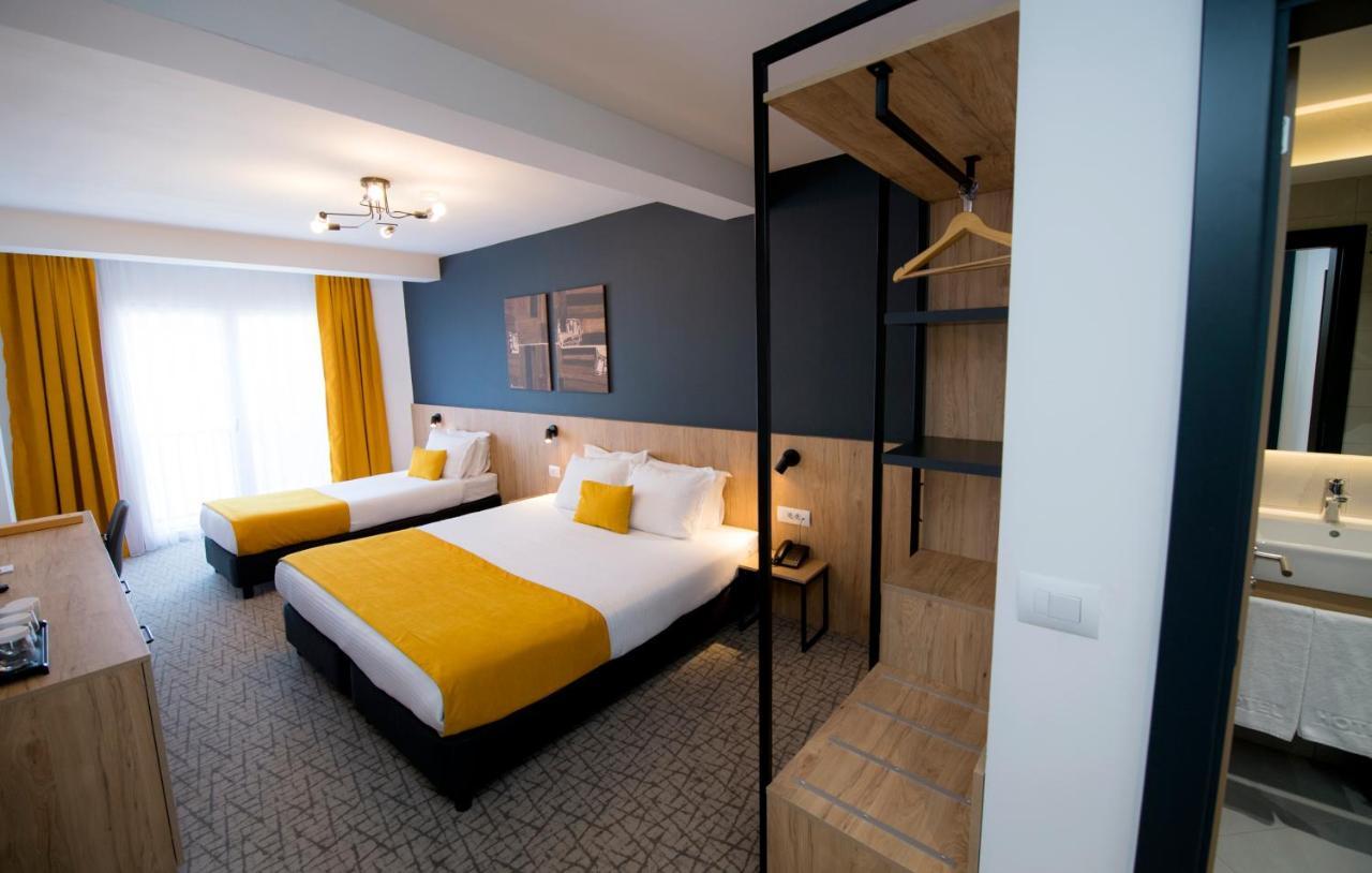 City Inn Pristina Exteriör bild