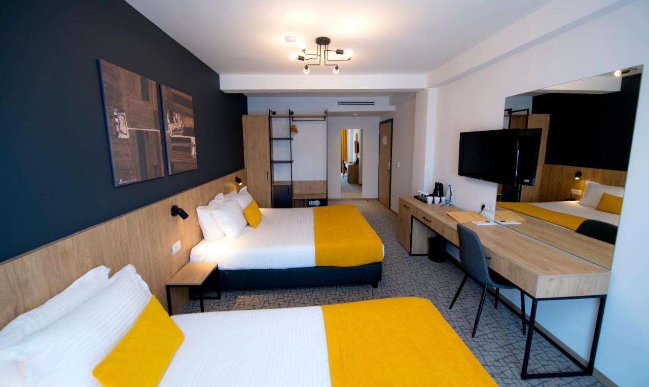 City Inn Pristina Exteriör bild
