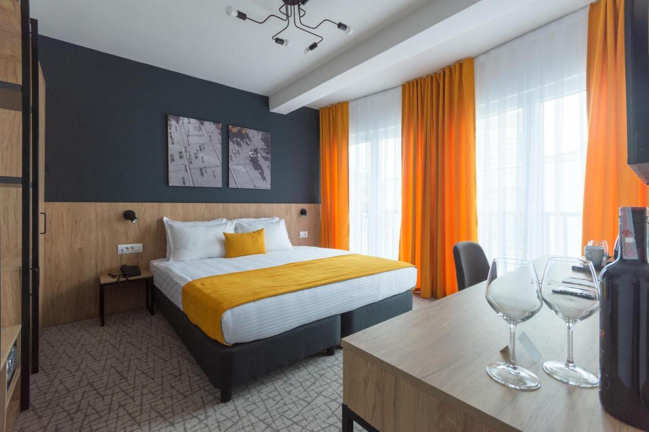 City Inn Pristina Exteriör bild
