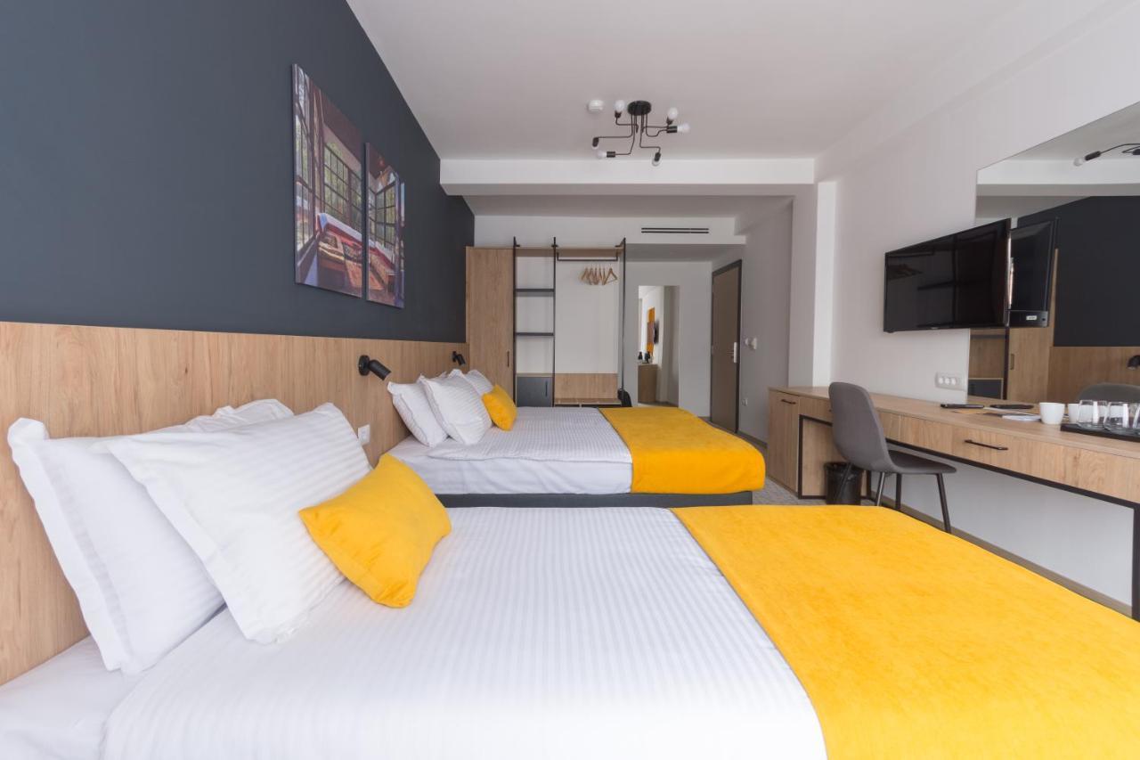 City Inn Pristina Exteriör bild