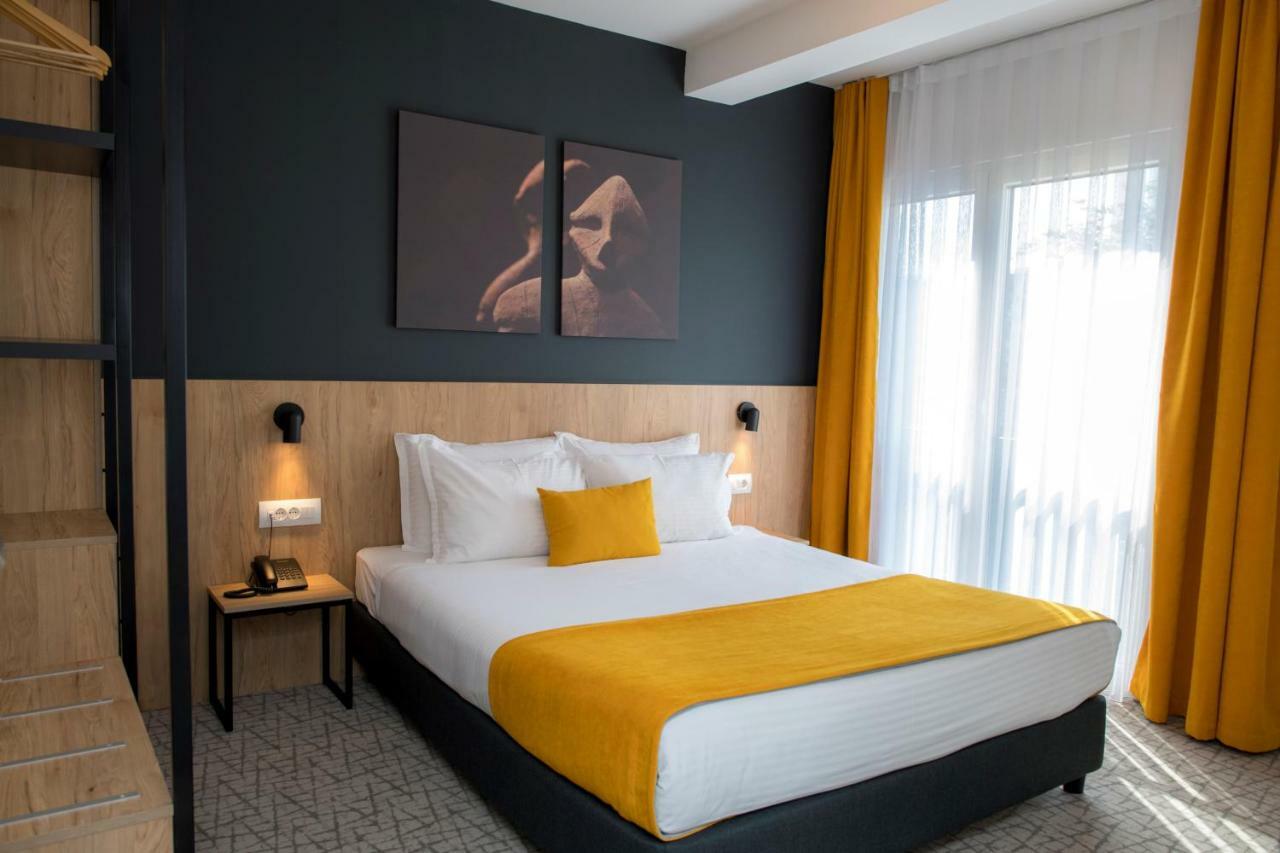 City Inn Pristina Exteriör bild